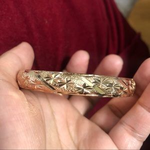 Gold plated rose openable bangle 8” jewellery